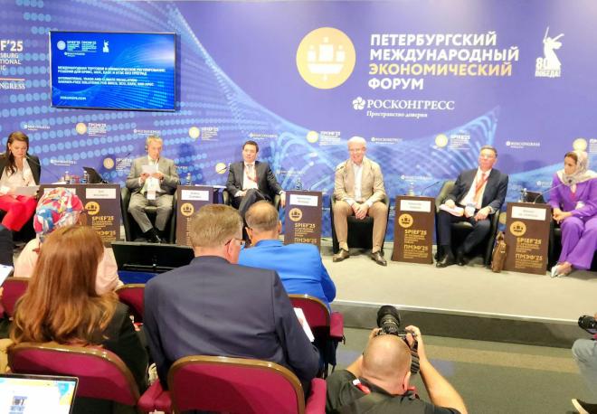 Эксперты ПМЭФ-2025: климатическая повестка сегодня больше драйвер, чем тормоз