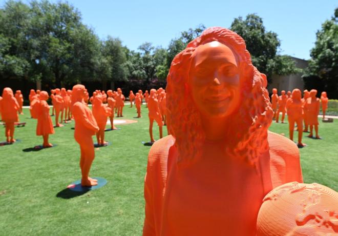 Открылась самая большая коллекция женских статуй