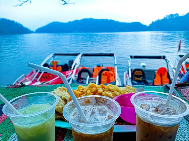 Пока не реалистично вводить запрет на любой пластик на Байкале