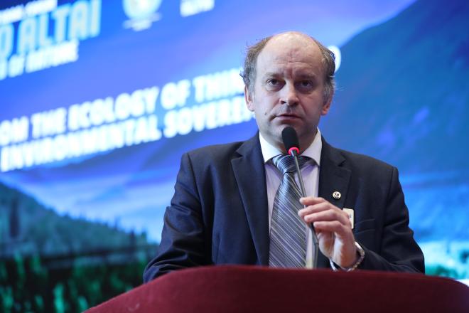 Новые экологические проблемы –  разрушение Каховской ГЭС и загрязнение Селенги