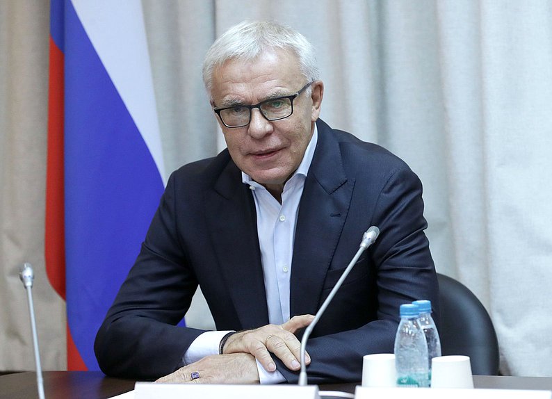 Вячеслав Фетисов призвал открыть данные по проверкам вырубленного леса на Байкале 