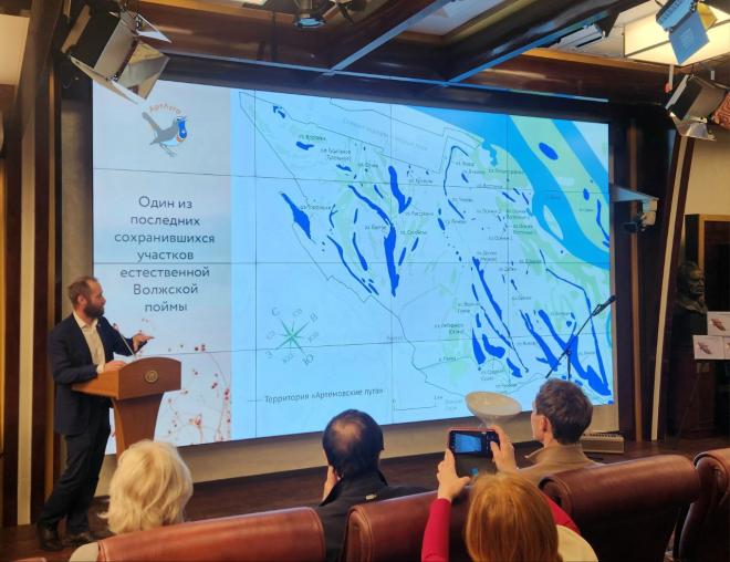 Уникальный природный комплекс «Артемовские луга» представили в фотографиях