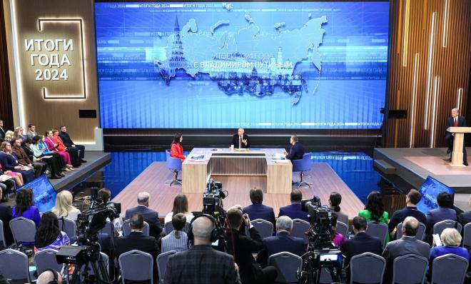 Президент призвал не терять времени при ликвидации последствий ЧП с танкерами в Керченском проливе